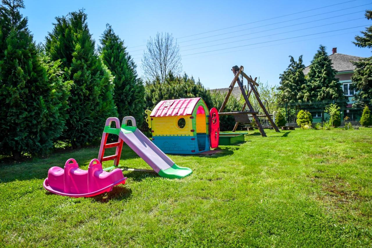 Villa Pokoje Kama Zator Exterior foto
