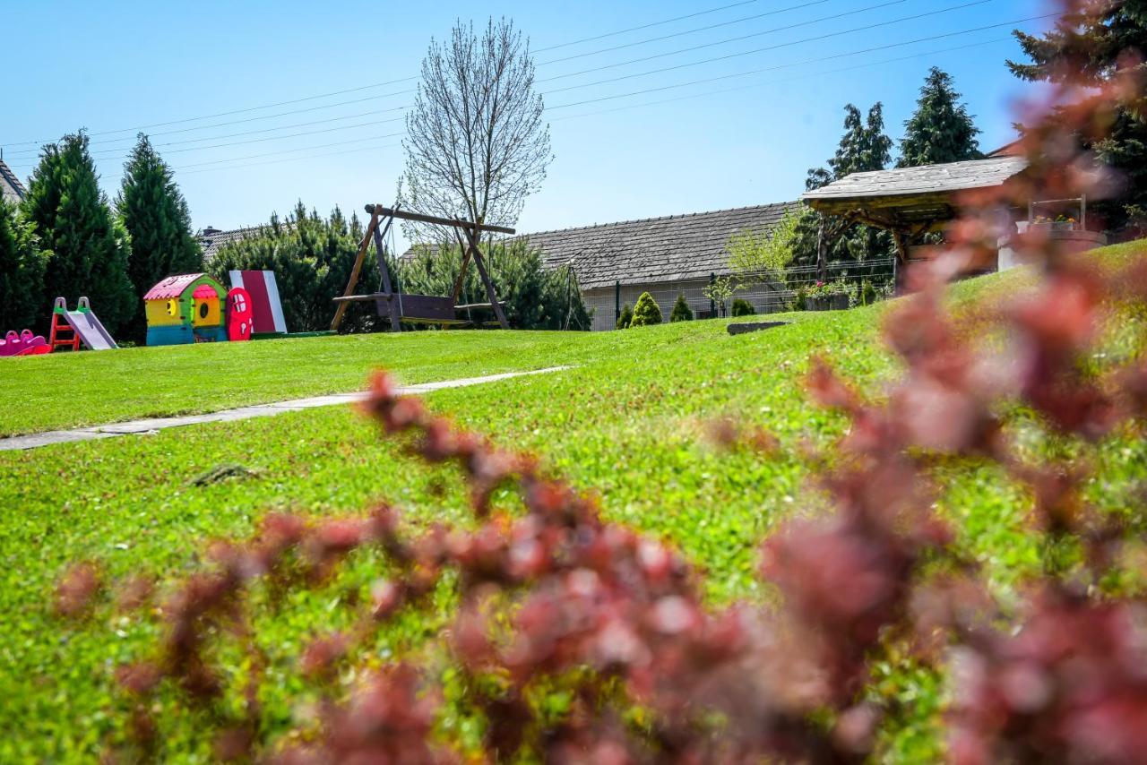 Villa Pokoje Kama Zator Exterior foto